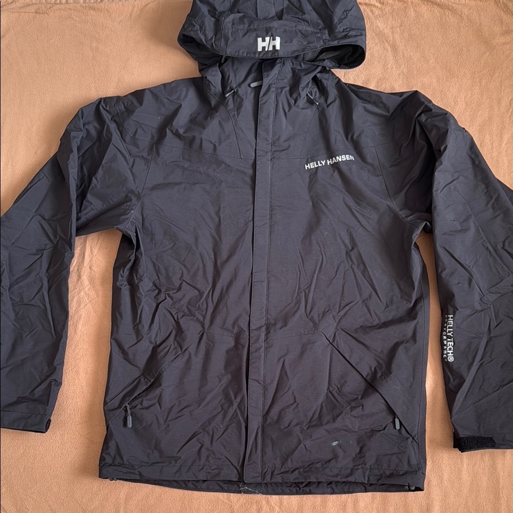 Helly Hansen Black Raincoat Waterproof Hooded Design